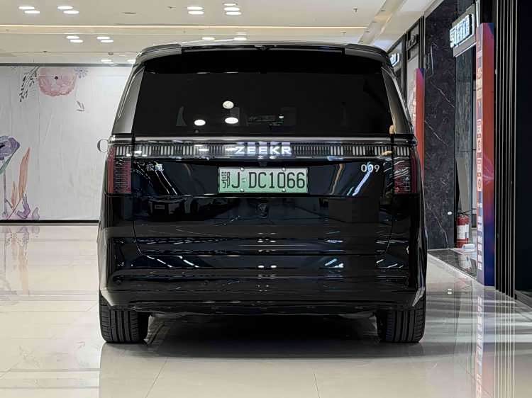 极氪 极氪009 2024 汽车图片 #17