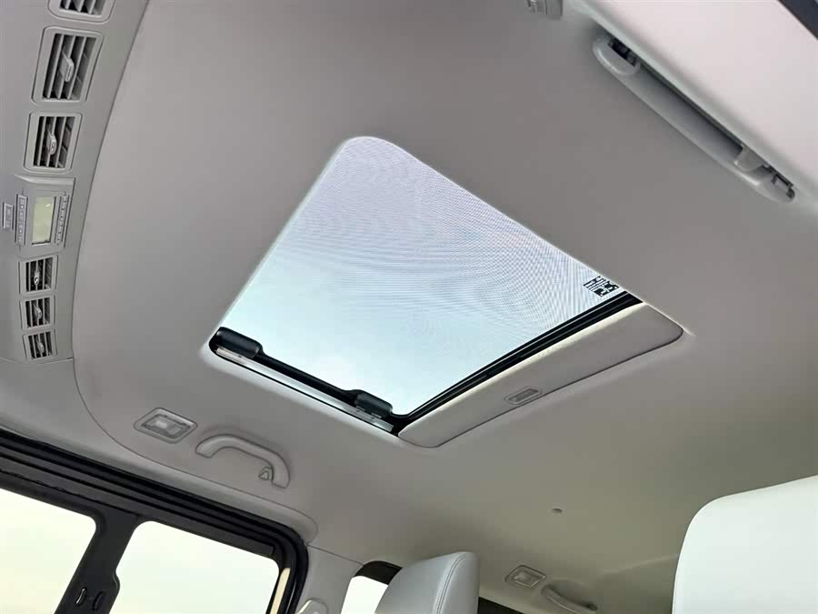 JAC 2018 #17 JAC 2018 car image #17