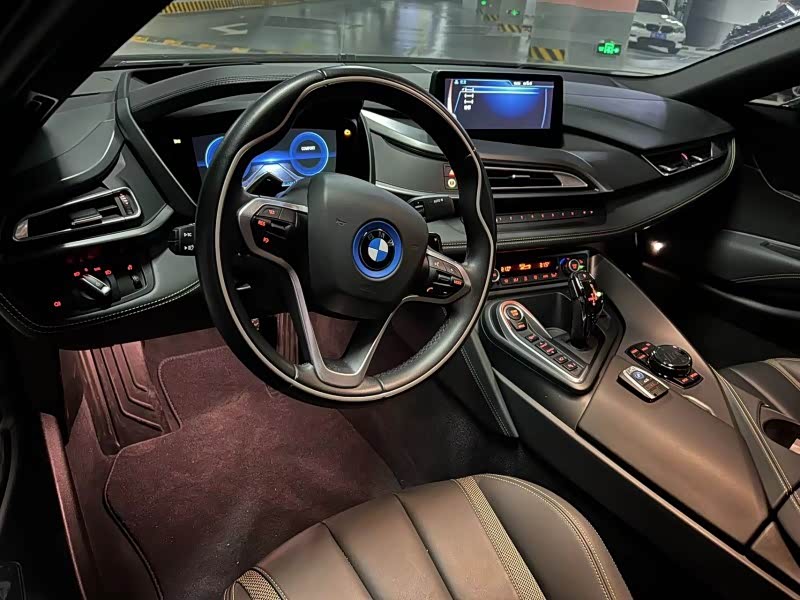 BMW i8 2018 car image #17
