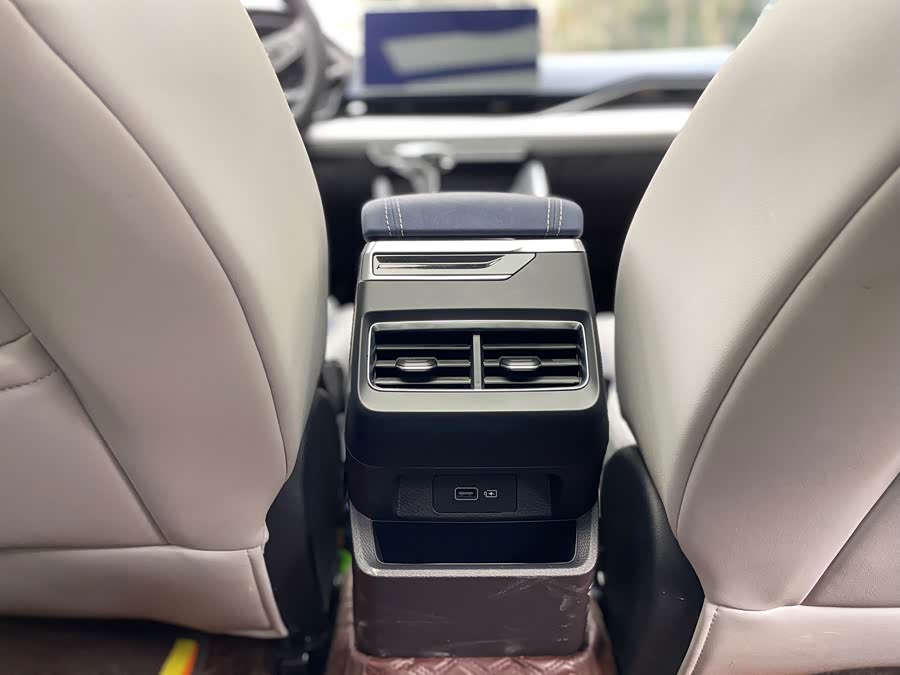 GEELY Preface 2022 car image #17