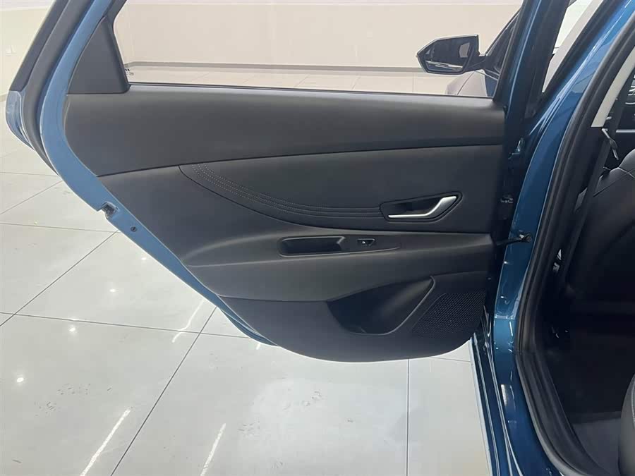 Hyundai Elantra 2022 immagine di auto #17