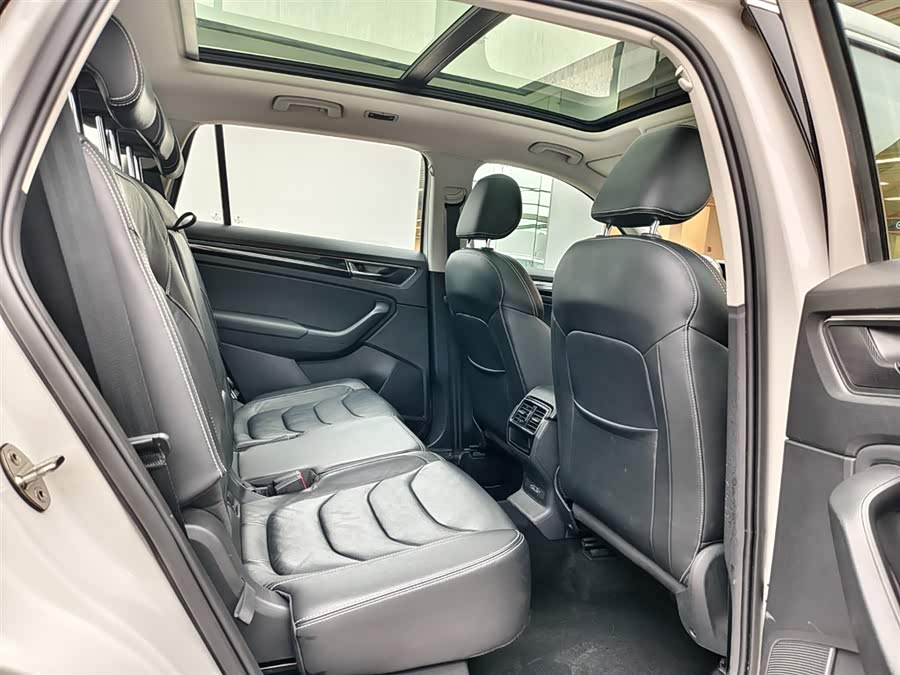Skoda Kodiaq 2018 car image #17