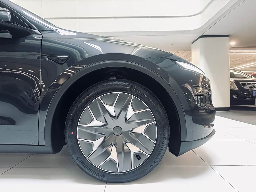 特斯拉 Model Y L 2025 汽车图片 #17
