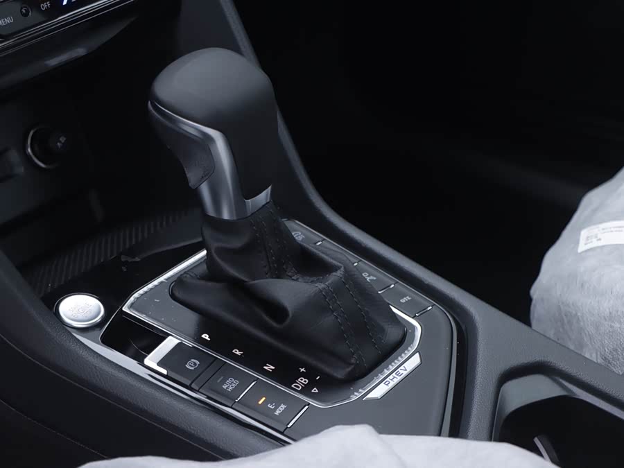 Volkswagen Tiguan L New Energy изображение автомобиля #17