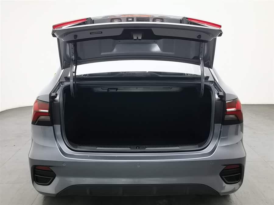 Roewe i5 2022 car image #17
