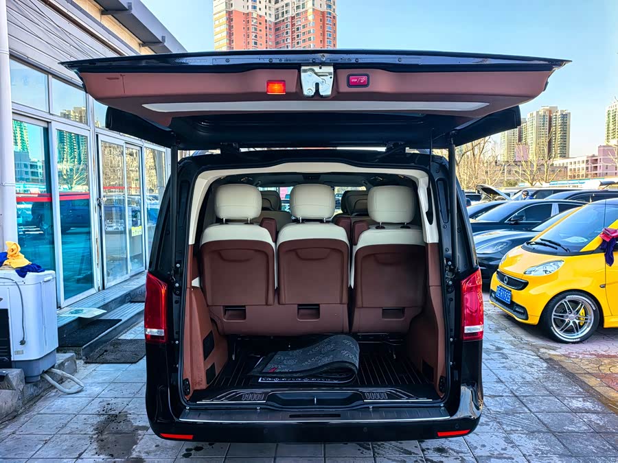 Mercedes-Benz V Class 2021 car image #17