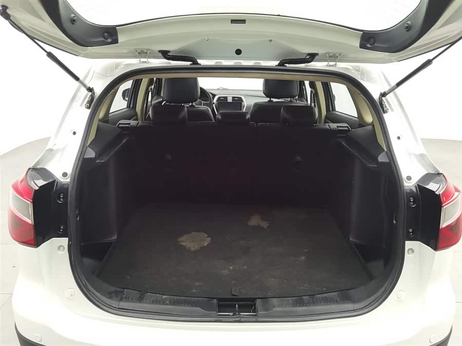 Suzuki S-Cross 2015 صورة سيارة #17