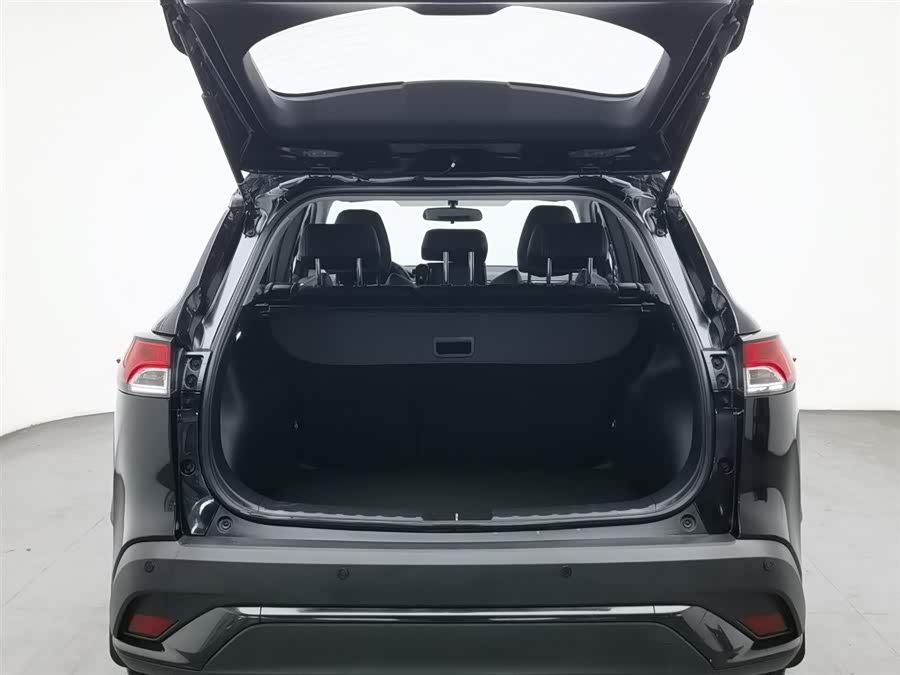 Toyota Frontlander 2023 car image #17