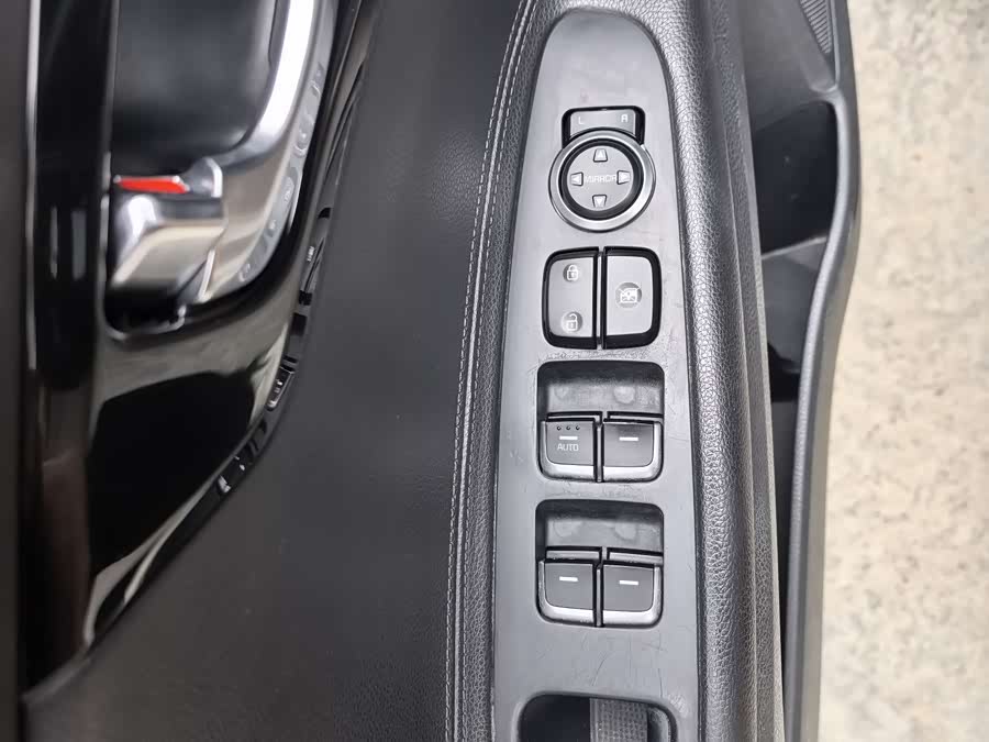 起亚 起亚K4 2014 汽车图片 #17