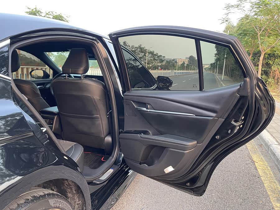 Toyota Camry 2024 immagine di auto #17