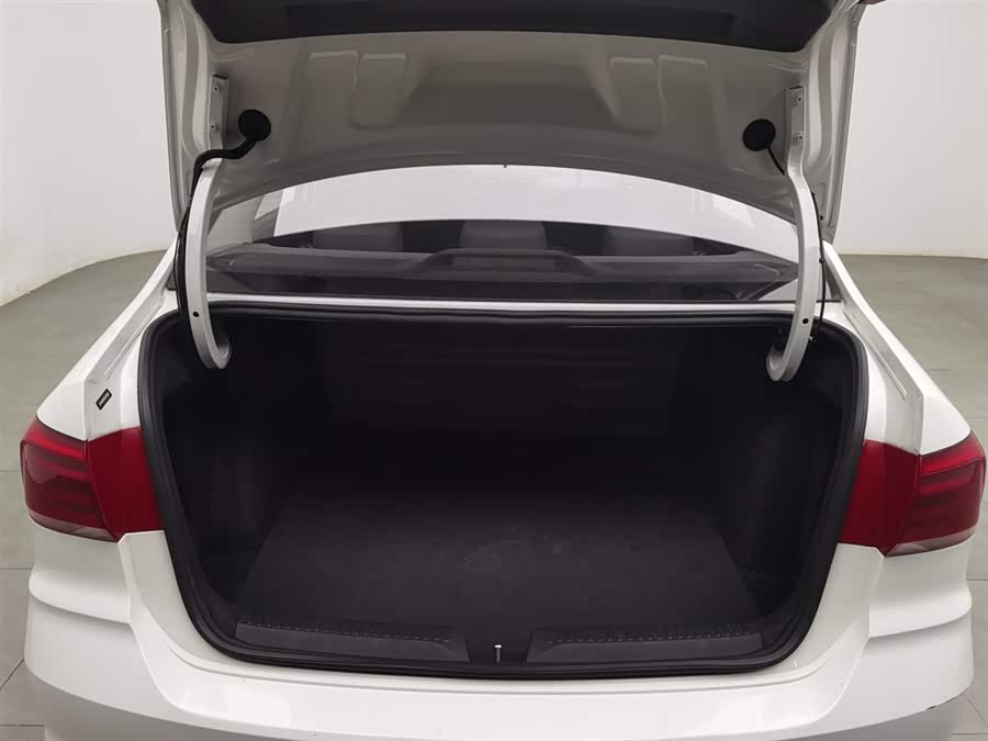 Volkswagen Santana 2020 immagine di auto #17