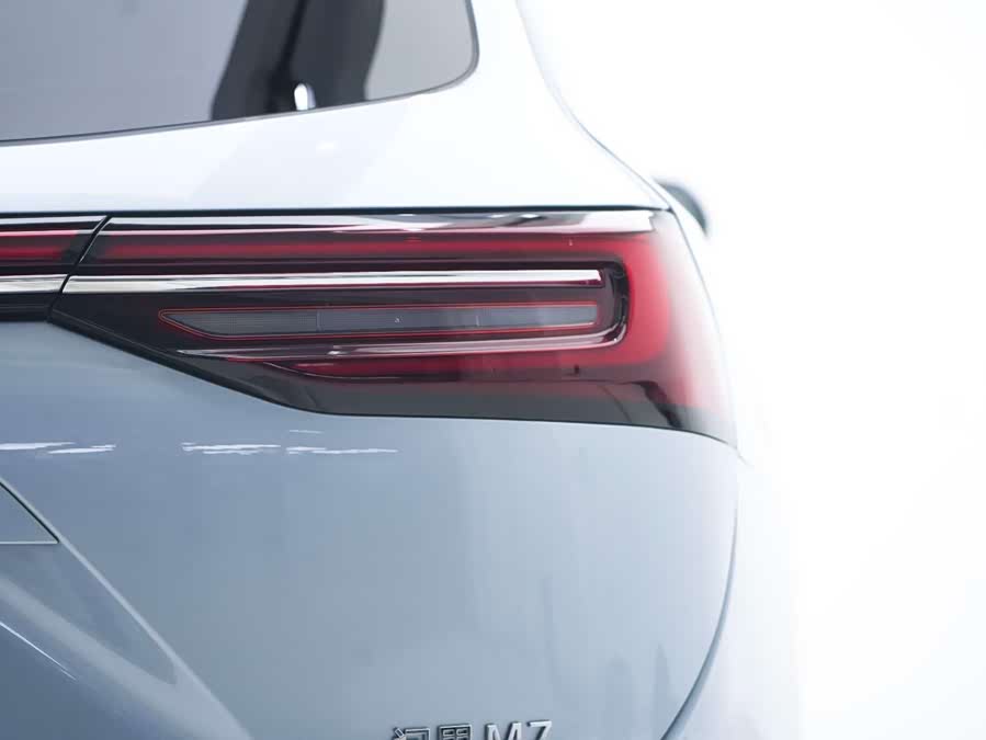 2023 car image #17