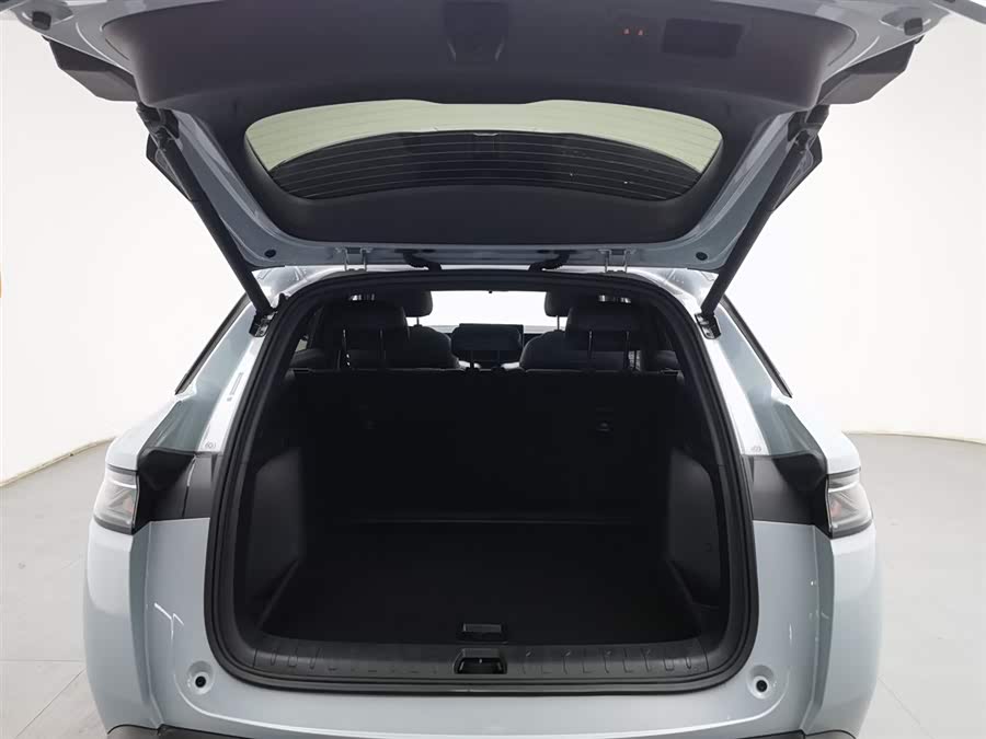 BYD SongL DM-i 2025 car image #17