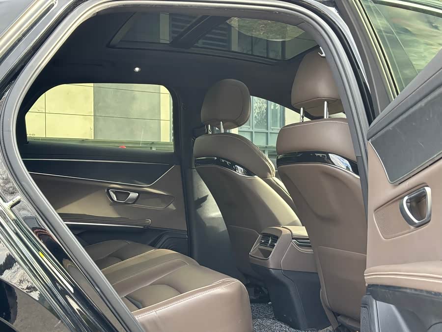 BYD Han 2023 car image #17