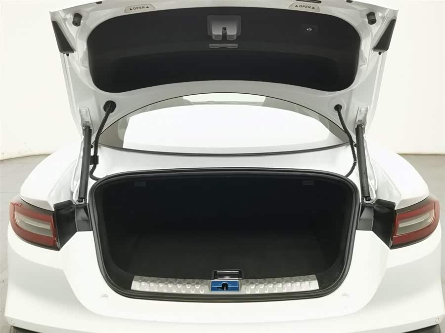 哪吒汽车 哪吒GT 2023 汽车图片 #17