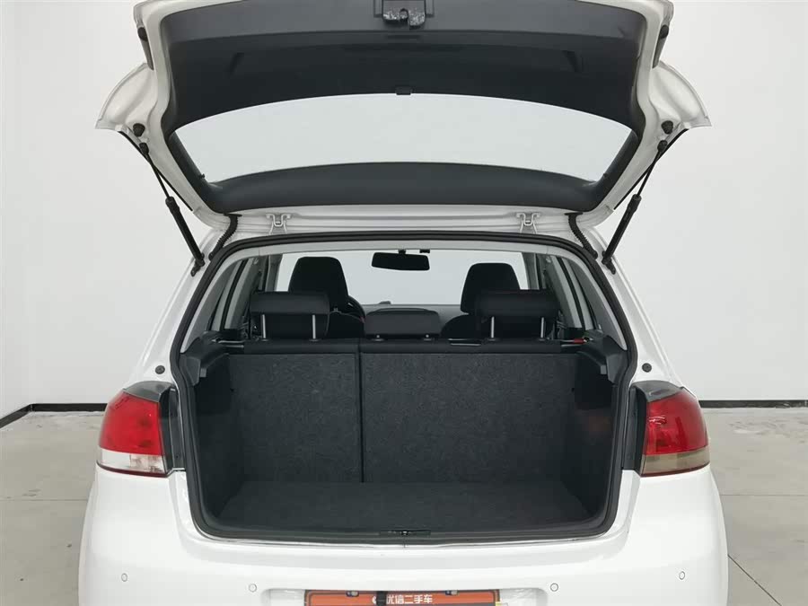 Volkswagen Golf 2013 car image #17