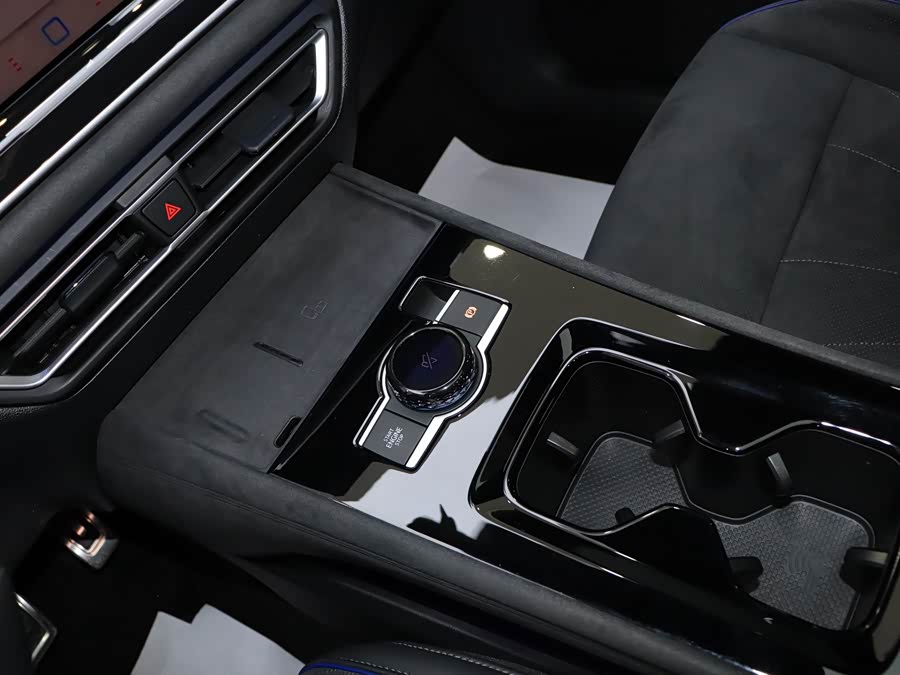 Volkswagen Tiguan L 2024 #17 Volkswagen Tiguan L 2024 car image #17