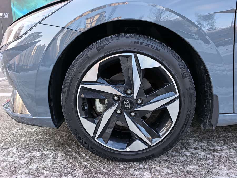 Hyundai Elantra 2022 car image #17