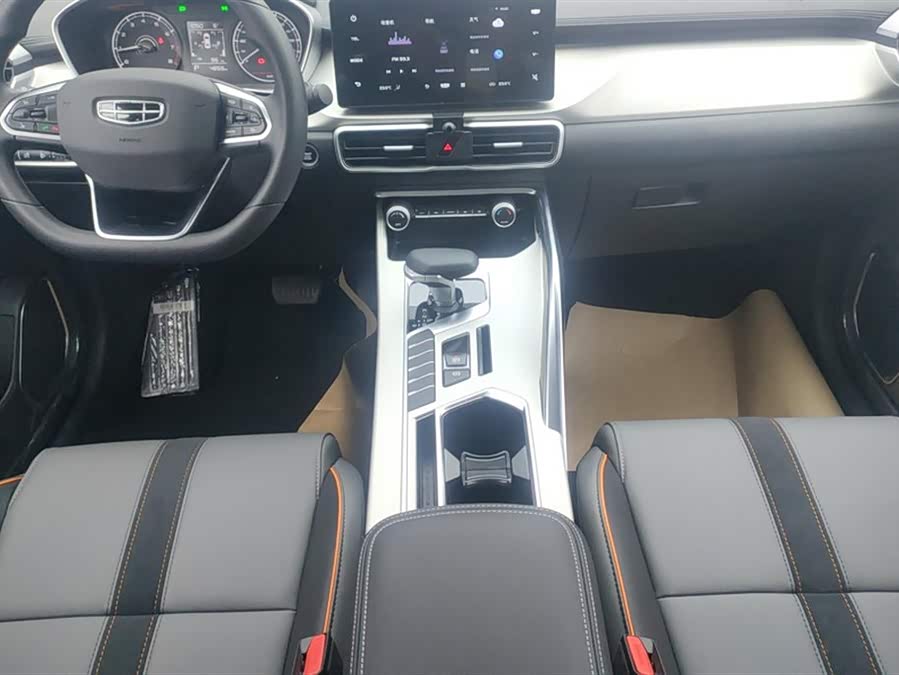 GEELY Coolray 2025 car image #17