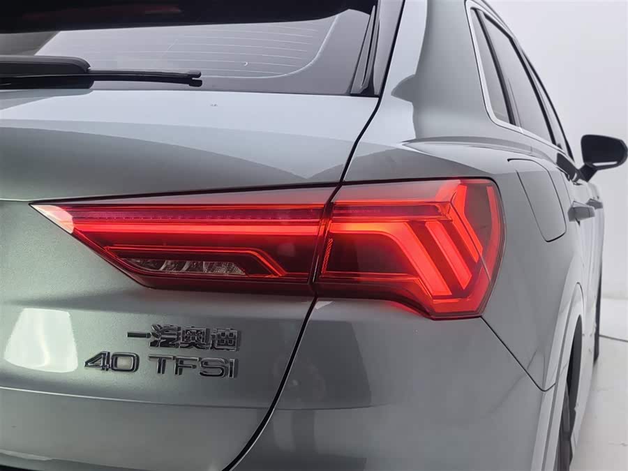 Audi Q3 2021 immagine di auto #17