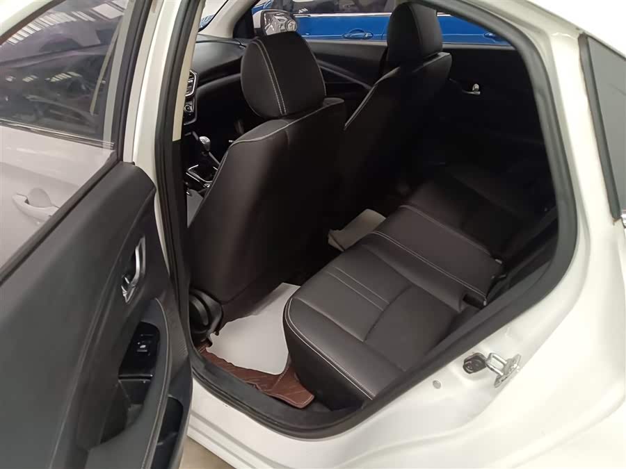 Changan Alsvin 2018 #17 Changan Alsvin 2018 car image #17