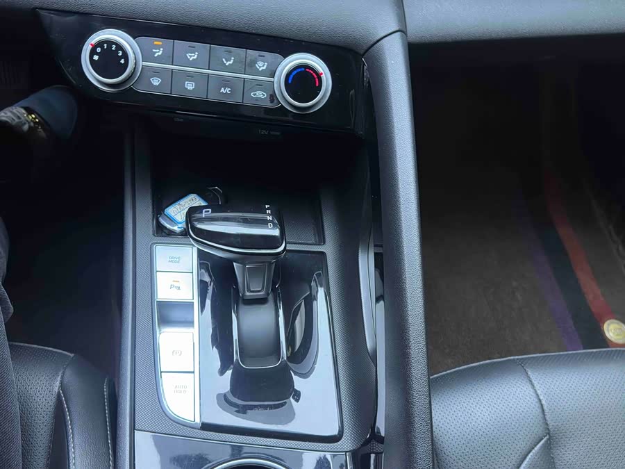 Hyundai Elantra 2022 car image #17