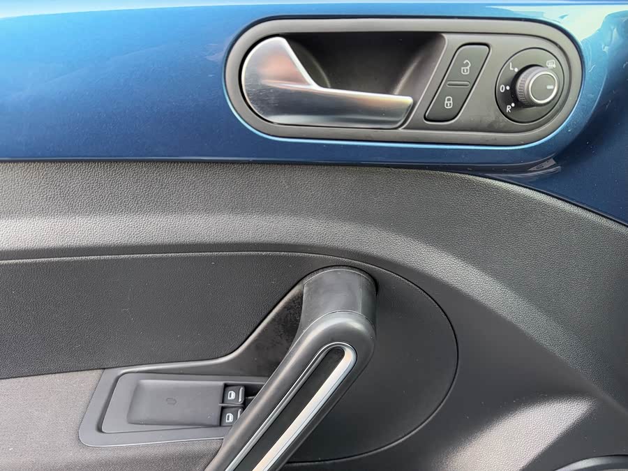 Volkswagen Beetle 2017 immagine di auto #17