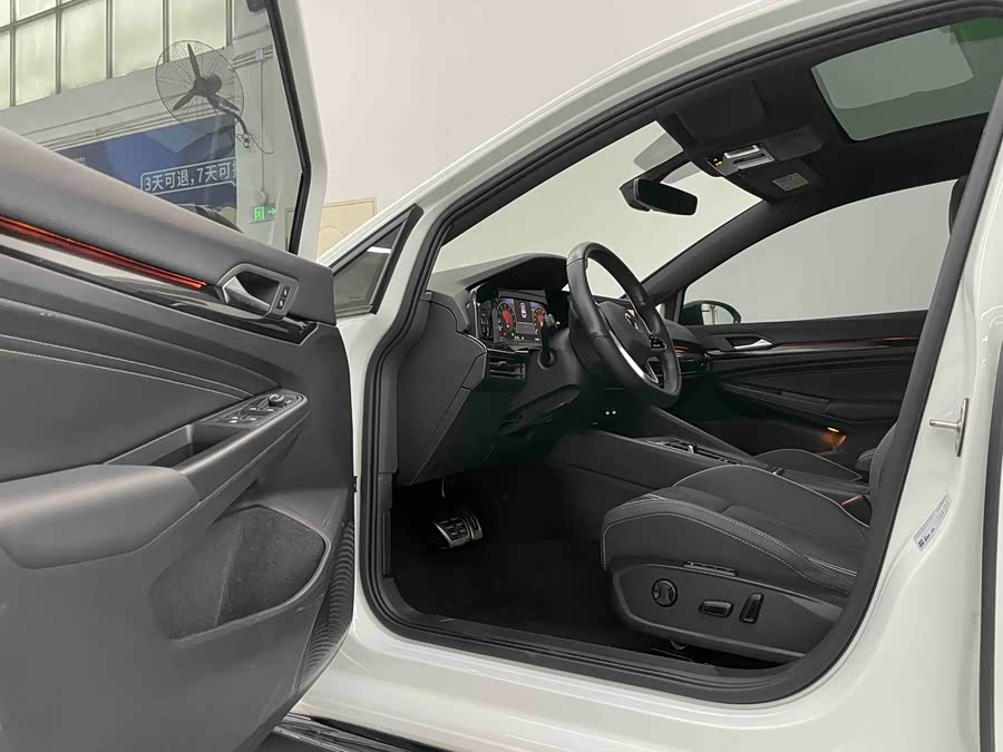 Volkswagen Golf 2022 #17 Volkswagen Golf 2022 car image #17