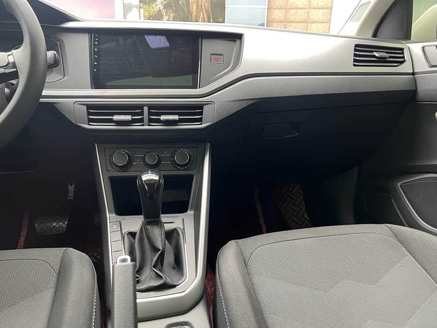 Volkswagen Polo 2020 car image #17