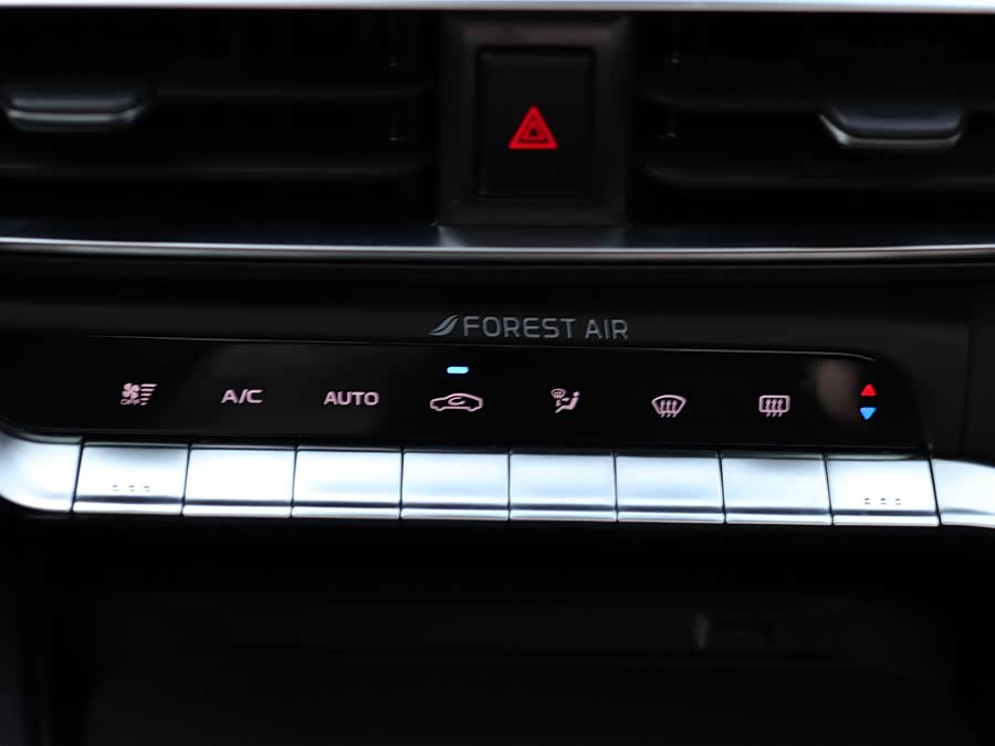 Changan UNI-T 2022 car image #17