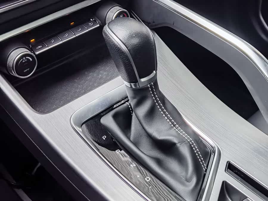 GEELY Coolray 2020 car image #17