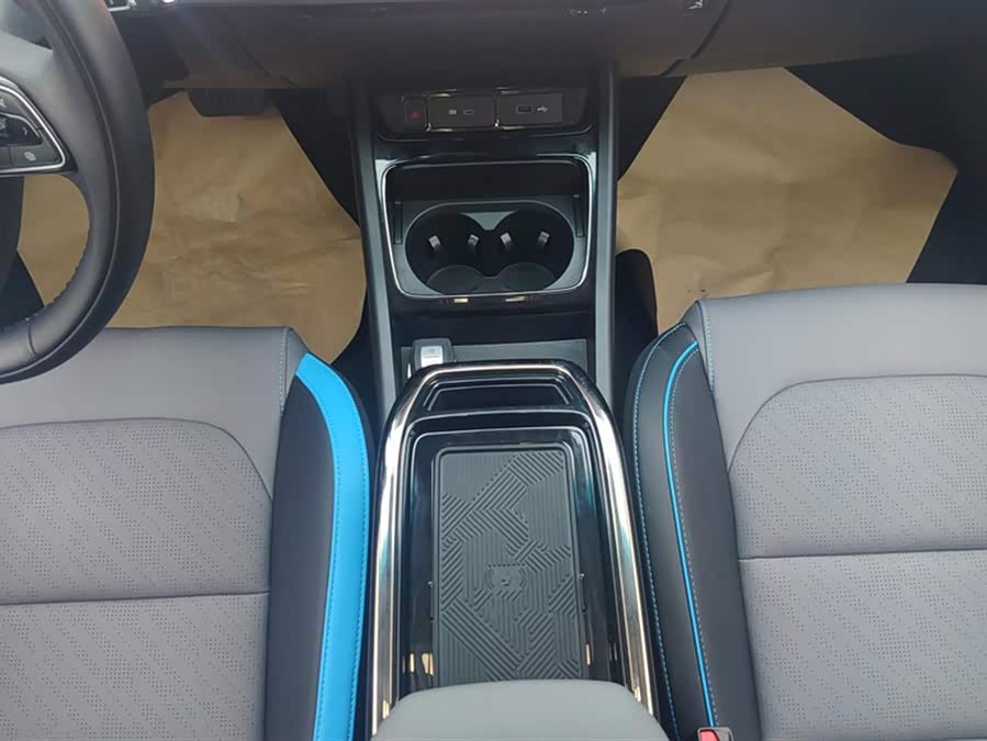 GEELY 2023 car image #17
