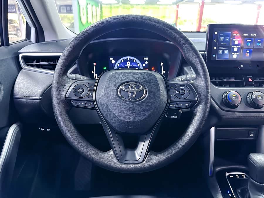 Toyota Corolla Cross 2024 car image #17