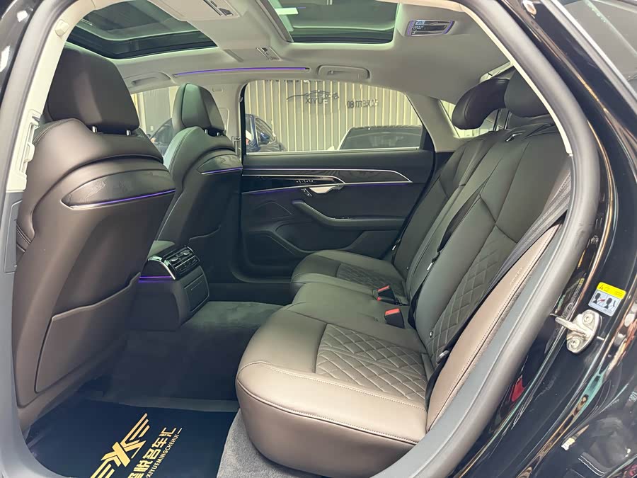 Audi A8 2021 imagem de carro #17