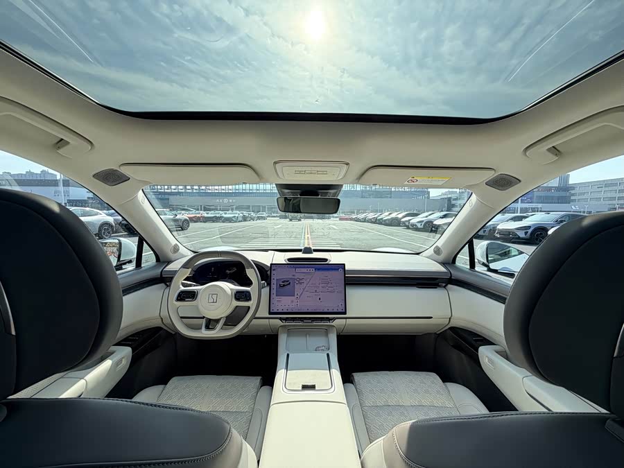 Zeekr 7X 2024 car image #17
