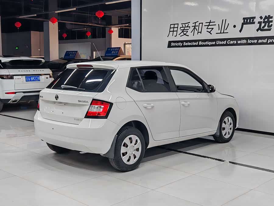 Skoda Fabia 2015 immagine di auto #17