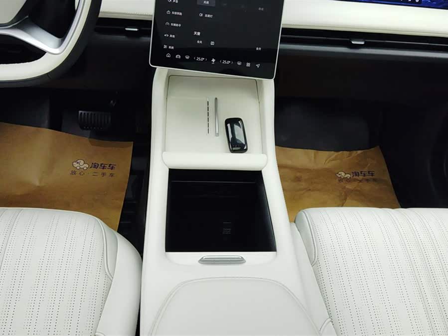 GEELY 2023 car image #17