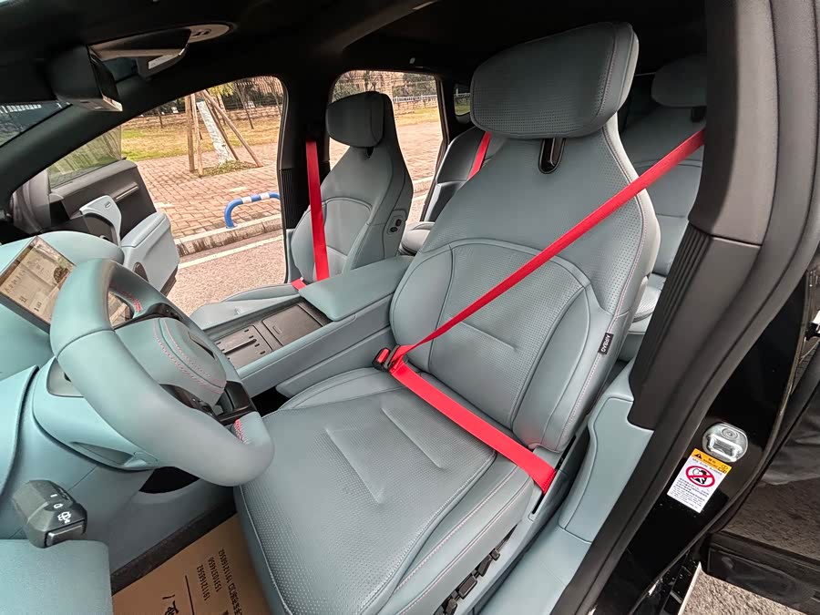 Avatr 12 2025 car image #17