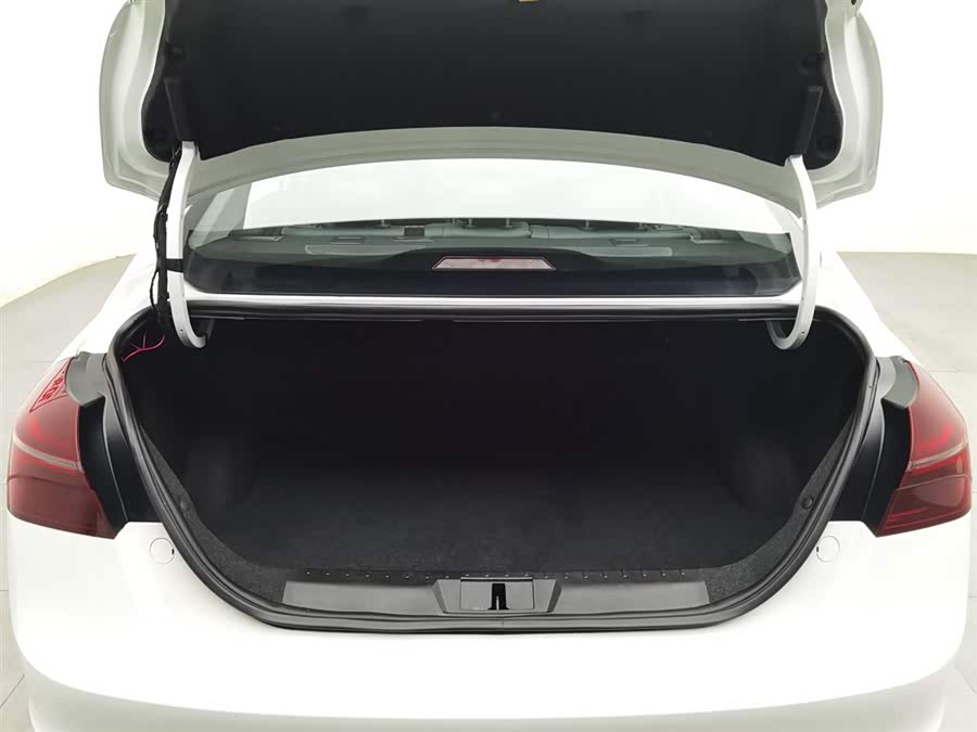 GEELY Emgrand 2015 car image #17