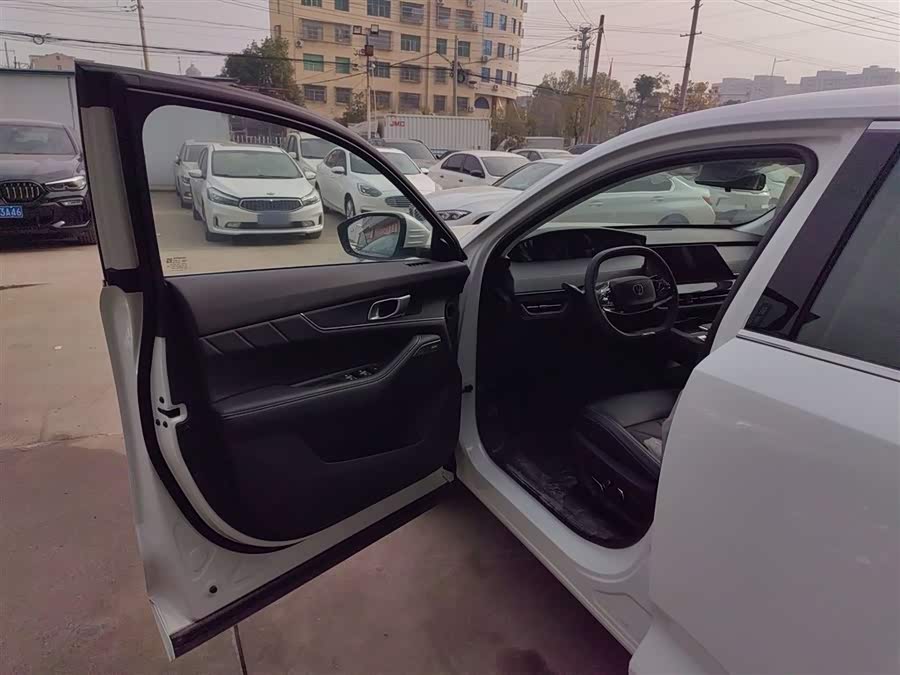 Changan UNI-K iDD 2025 #17 Changan UNI-K iDD 2025 car image #17