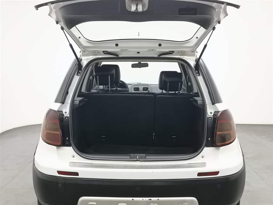 Suzuki SX4 2013 car image #17