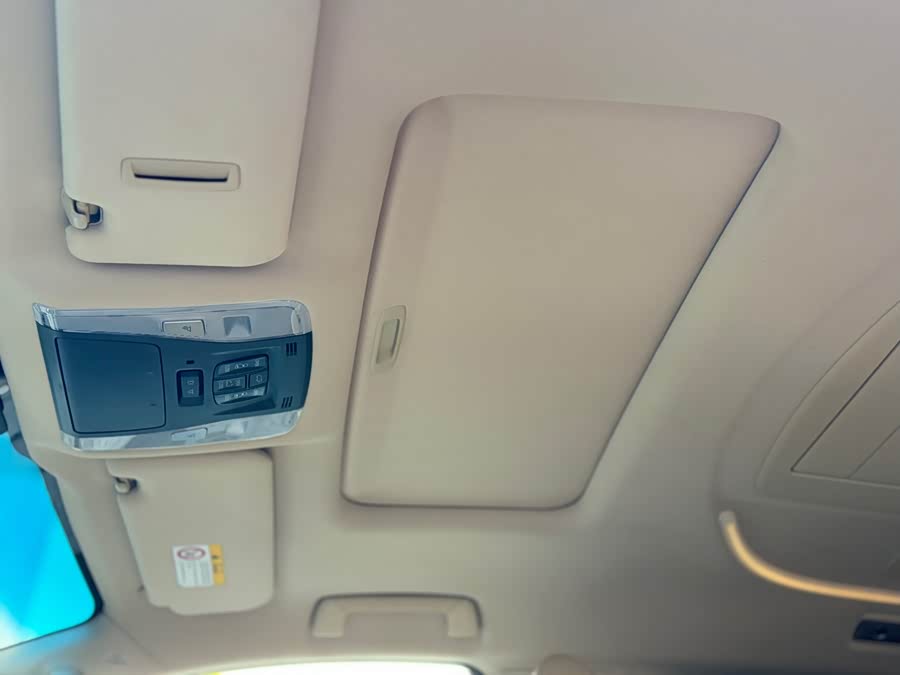 Toyota Alphard 2017 car image #17