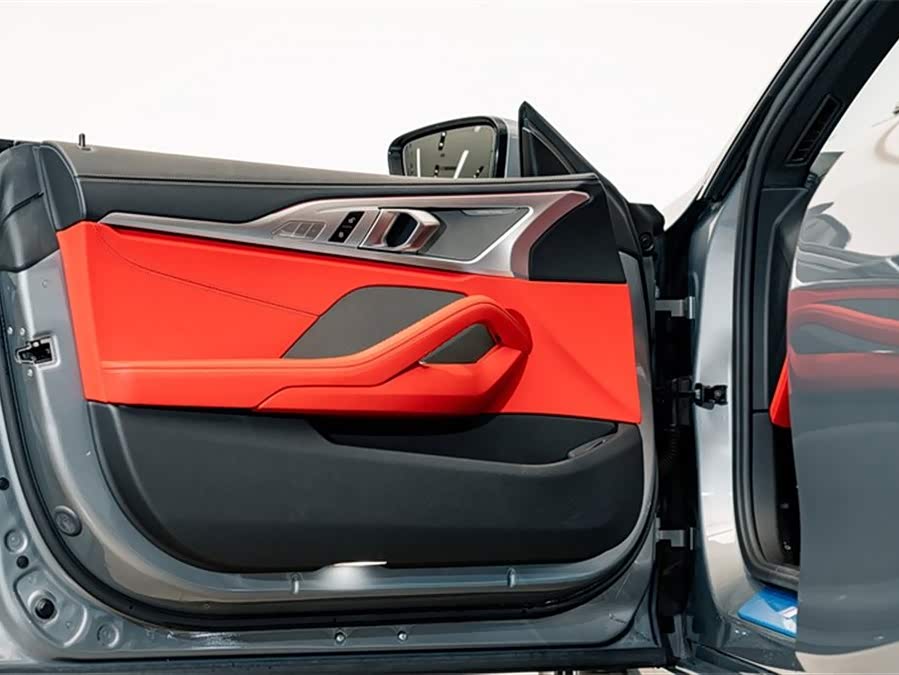 BMW 8 Series 2022 car image #17