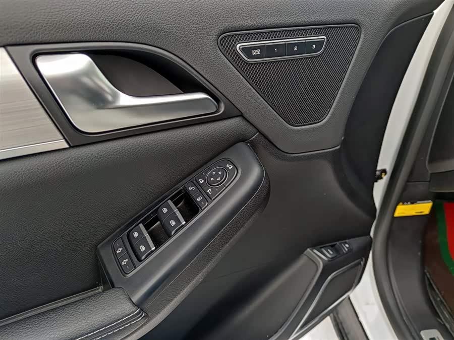 BYD Tang 2019 car image #17