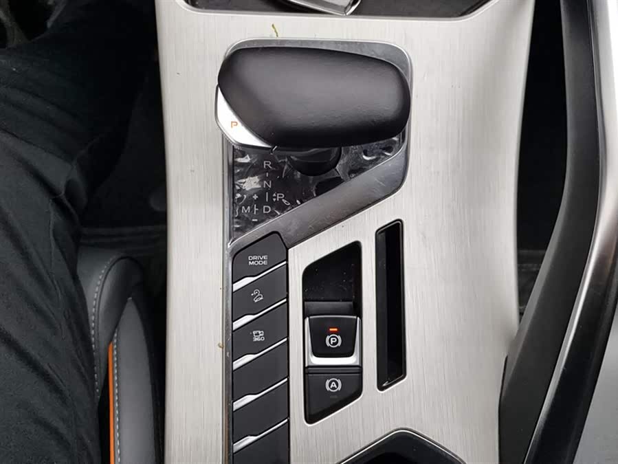 GEELY Coolray 2024 car image #17