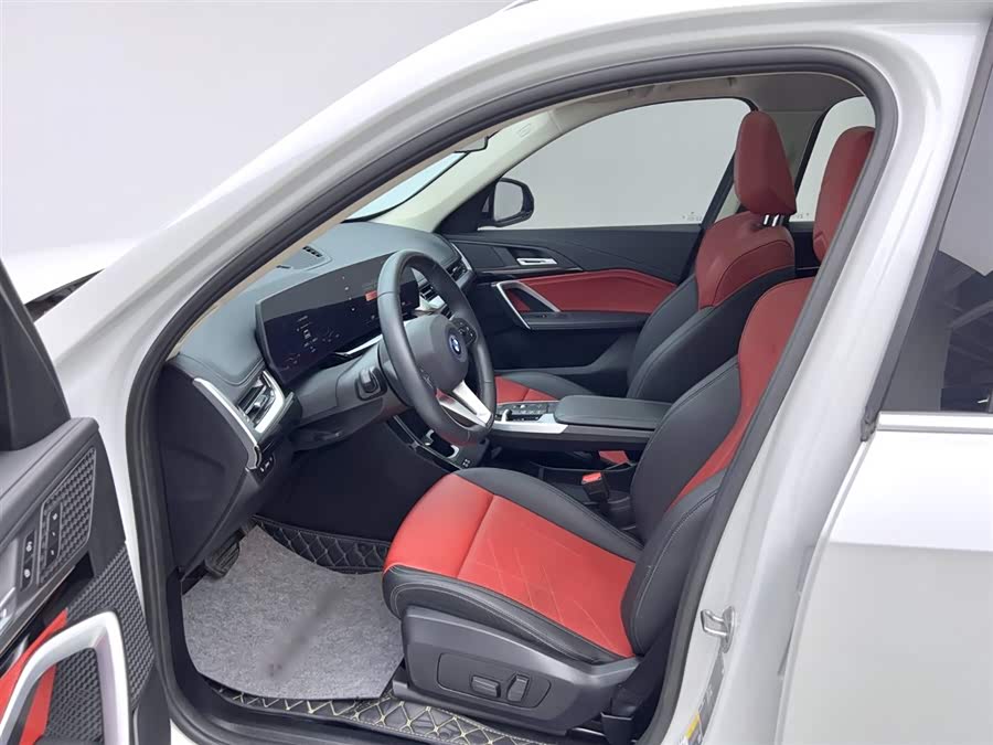 BMW iX1 2024 car image #17