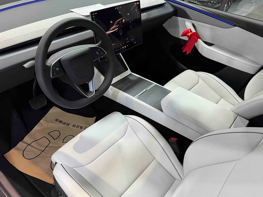 特斯拉 Model Y L 2025 汽车图片 #17