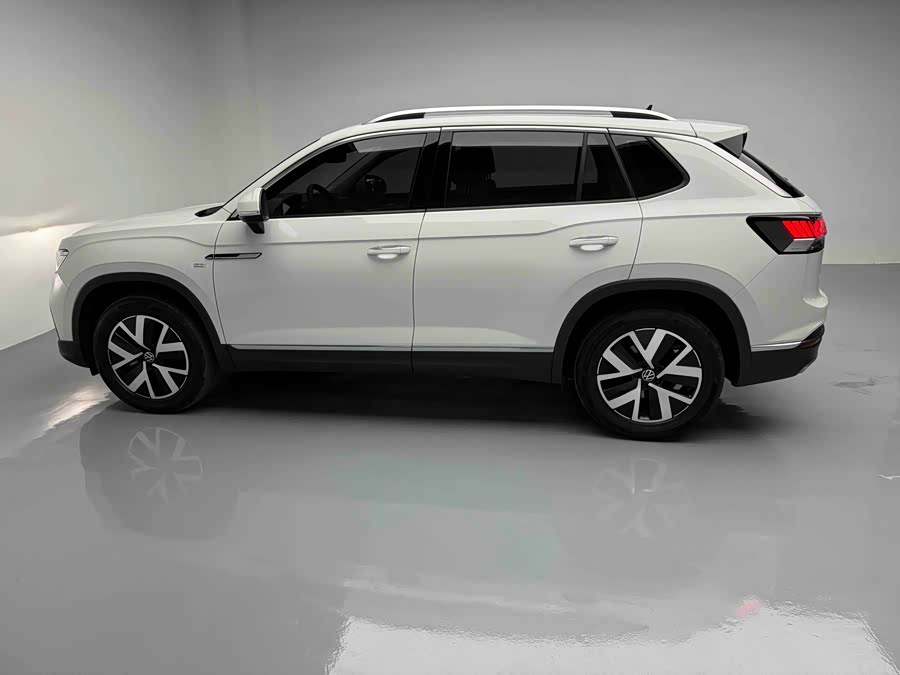 Volkswagen Tayron 2024 immagine di auto #17