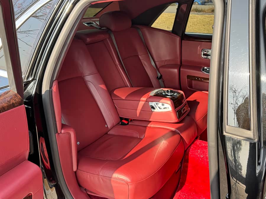 Rolls-Royce Ghost 2013 car image #17