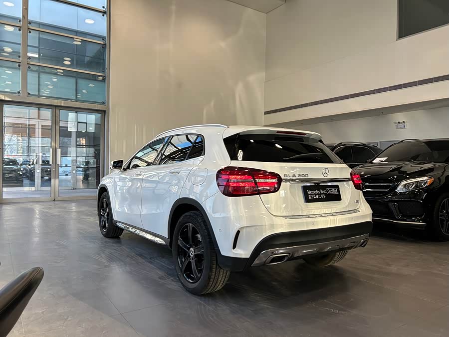 Mercedes-Benz GLA Class 2020 car image #17